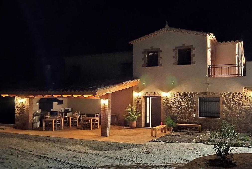 La Masia De Montpedros Peralada Bagian luar foto