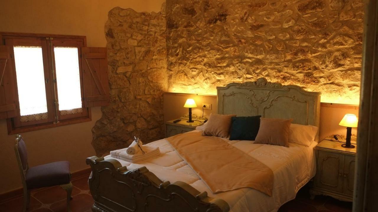 La Masia De Montpedros Peralada Bagian luar foto