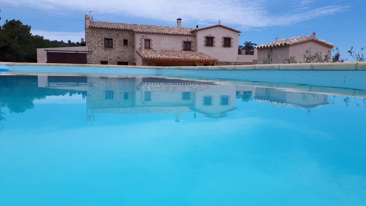 La Masia De Montpedros Peralada Bagian luar foto